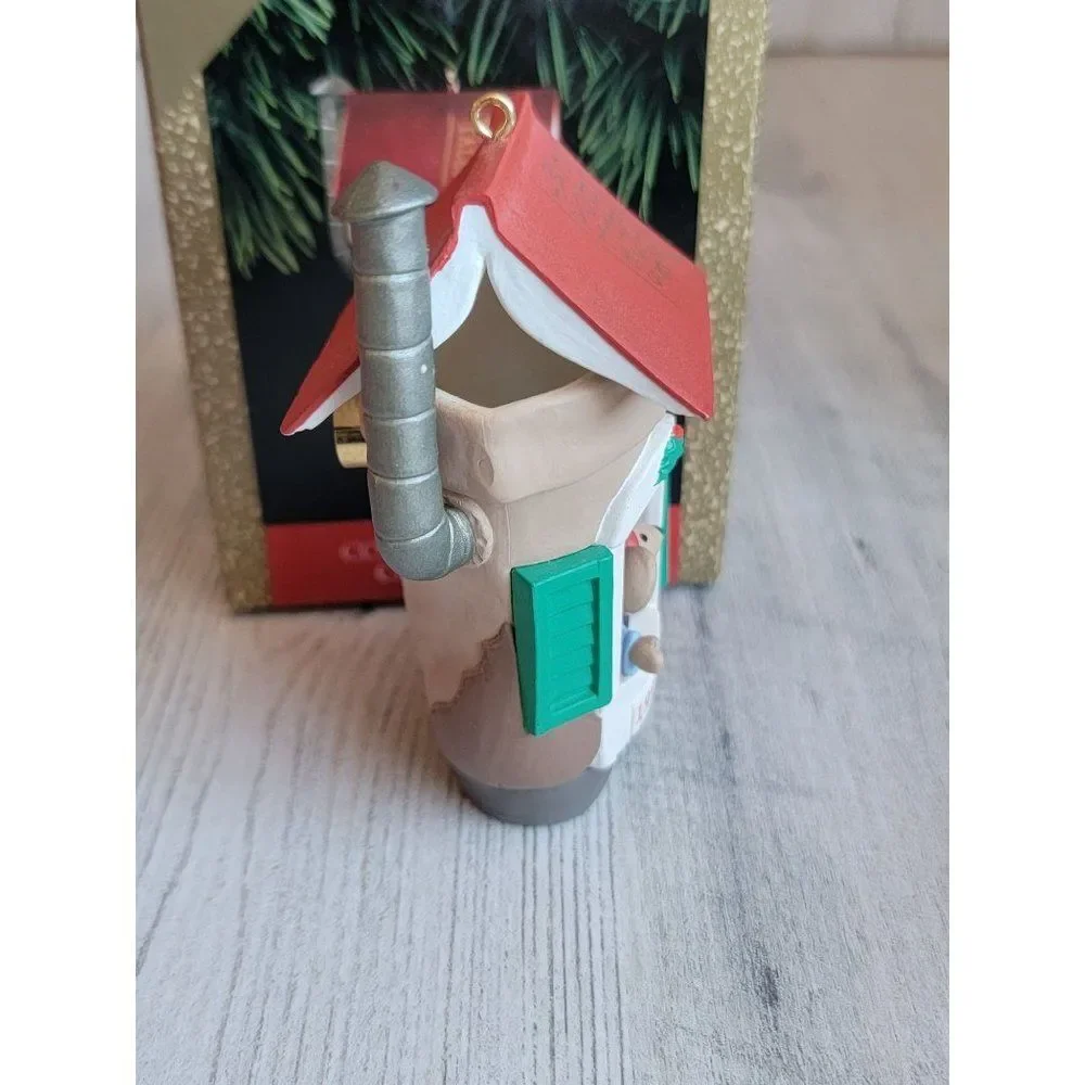 Hallmark 1992 Chris mouse tails magic‎ ornament Xmas